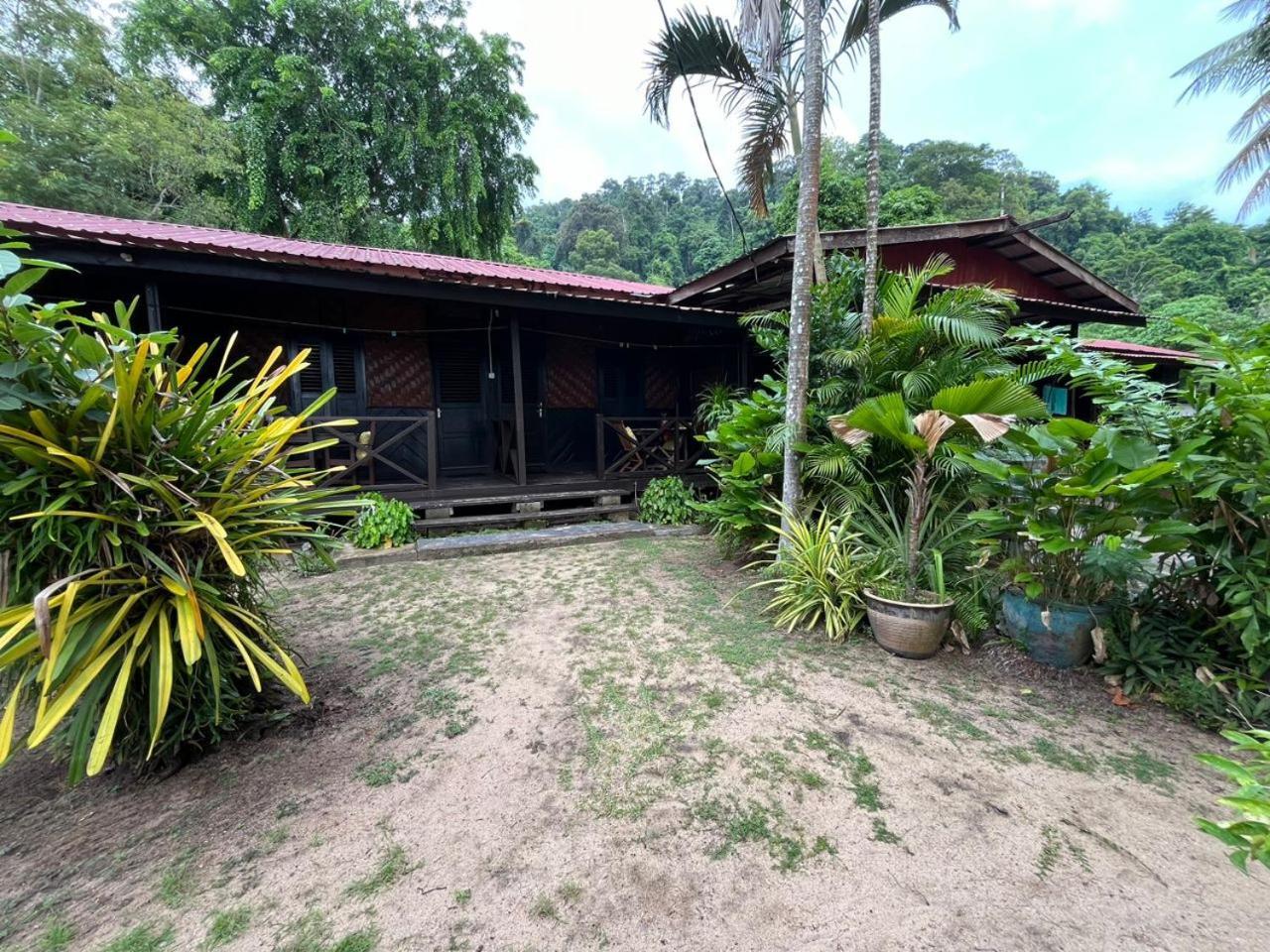 Hotel The Station Tioman Kampong Ayer Batang Exterior foto